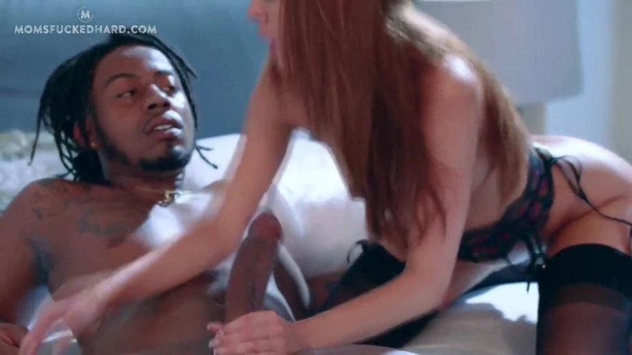 Sexo con penetración profunda para una joven estudiante