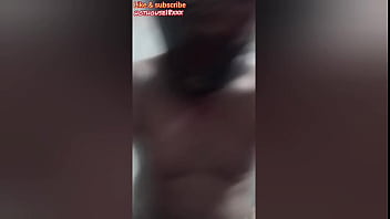 Follada con la madrastra usando una máscara