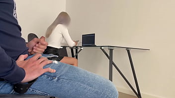 La puta gorda espera hasta que su novio se paje