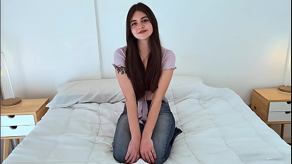 Primer casting porno de una mamá guapa y cachonda